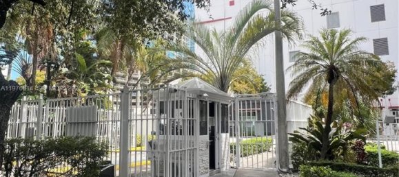 2 dormitorios propiedad comercial en venta en Miami, Miami-Dade, Florida, USA № 614806 23