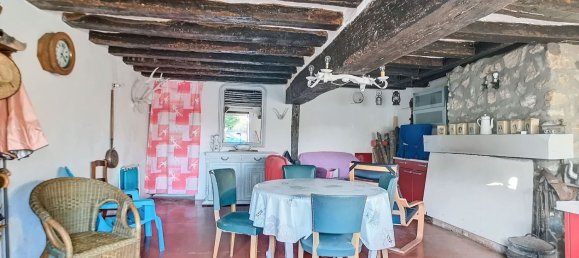 2 bedrooms House in Batilly-en-Puisaye, France No. 217688 2