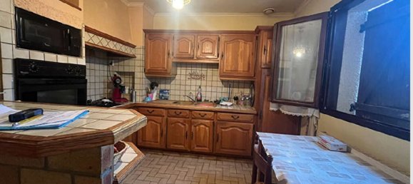 5 bedrooms House in Yonne, France No. 339734 2