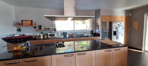 4 bedrooms Villa in Afa, France No. 83591 4