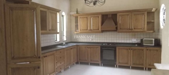 2 bedrooms House in Victoria, Malta No. 6016 4