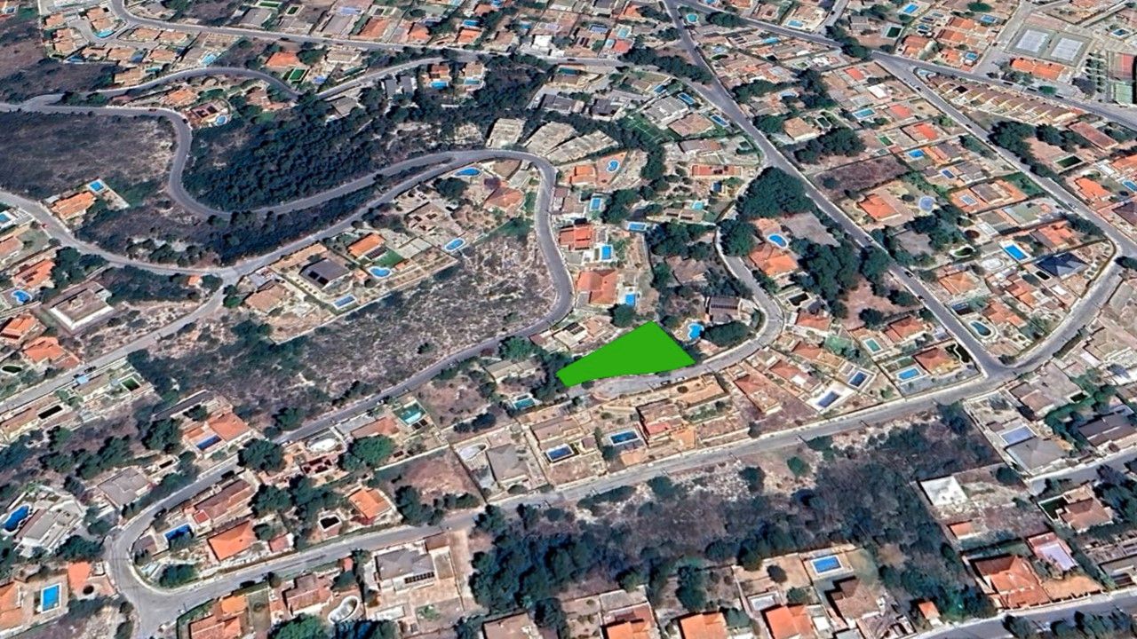 804m² Land in Valencia, Spain No. 175125