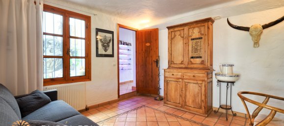 2 bedrooms Finca in Estepona, Spain No. 1380 11