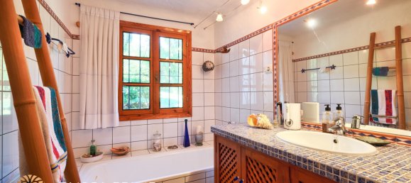 2 bedrooms Finca in Estepona, Spain No. 1380 12