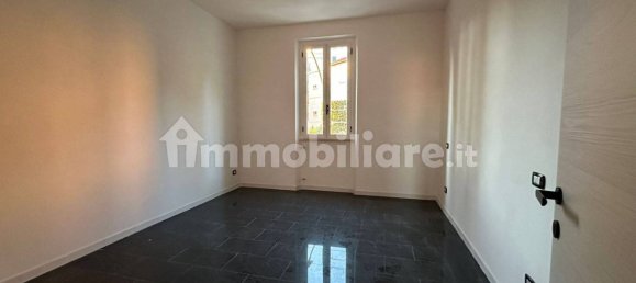 Квартира с 1 спальней в Фьюджи, Италия № 215474 10