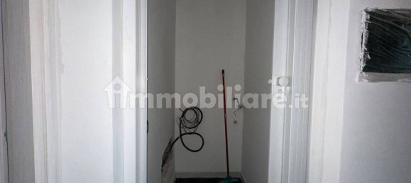 Квартира с 1 спальней в Фьюджи, Италия № 215474 8