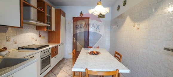 3 rooms Apartment in Montevecchia, Italy No. 336433 4