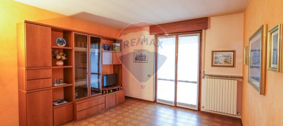 3 rooms Apartment in Montevecchia, Italy No. 336433 5