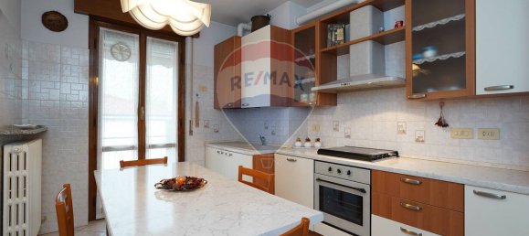 3 rooms Apartment in Montevecchia, Italy No. 336433 2
