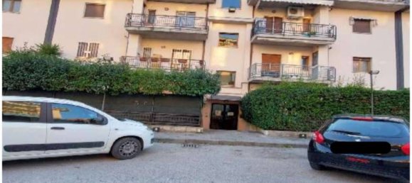 2 rooms Apartment in Benevento, Italy No. 292647 2