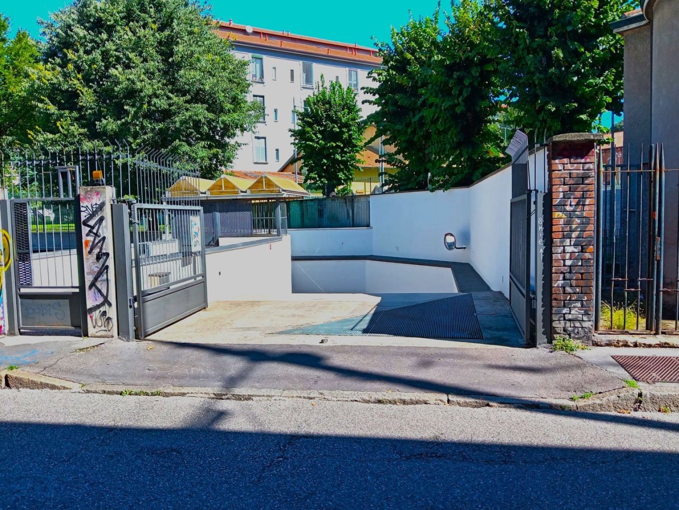 Garage in Milan, Italy 13m², Nr. 333295