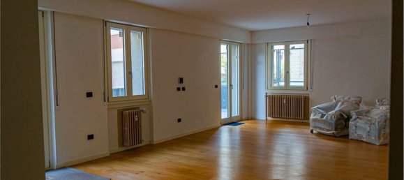 7 غرف نوم شقة في Sondrio, Italy رقم 359572 4