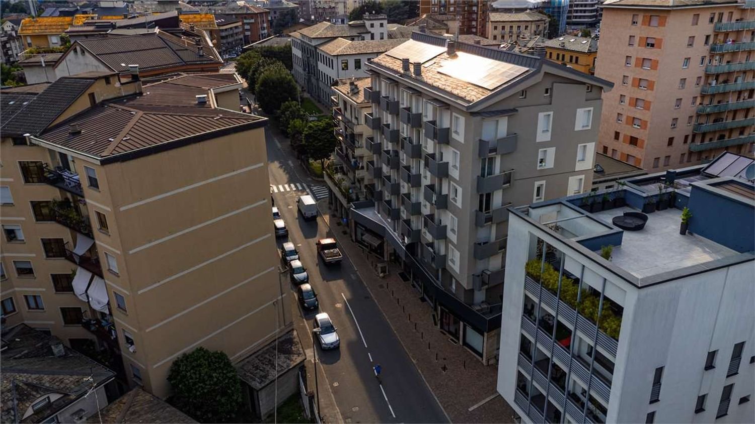 7 غرف نوم شقة في Sondrio, Italy رقم 359572