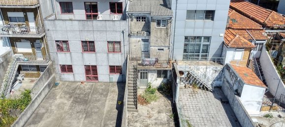 138m² Building in Vila Nova de Gaia, Portugal No. 64951 6