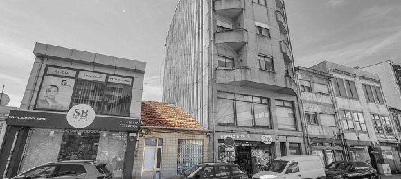 138m² Building in Vila Nova de Gaia, Portugal No. 64951 4