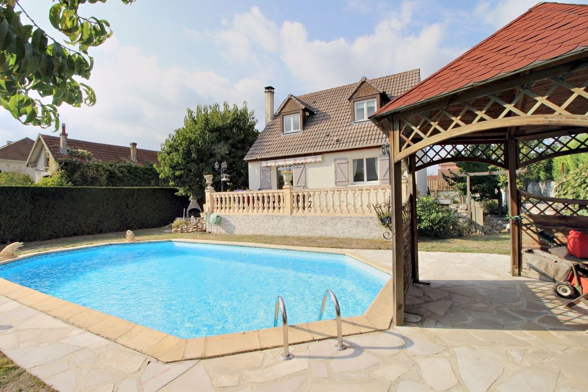 3 Schlafzimmer Haus in Vernouillet, France, Nr. 182454