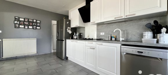 Дом с 5 комнатами в Сен-Николя-де-Бургей, Франция № 237102 4