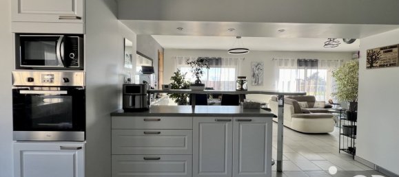 Дом с 5 комнатами в Сен-Николя-де-Бургей, Франция № 237102 3