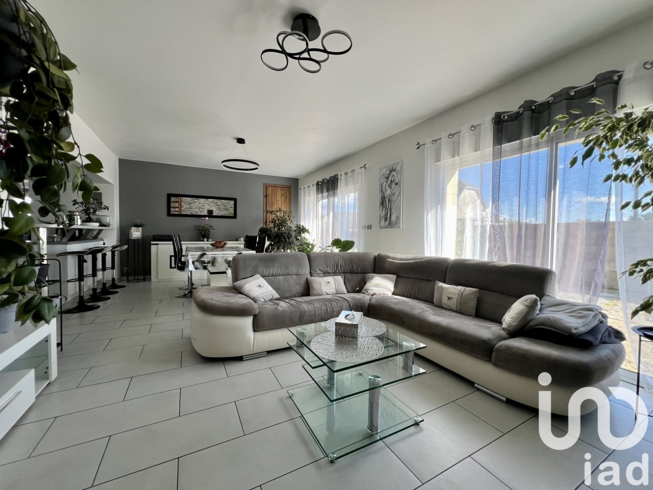 Дом с 5 комнатами в Сен-Николя-де-Бургей, Франция № 237102