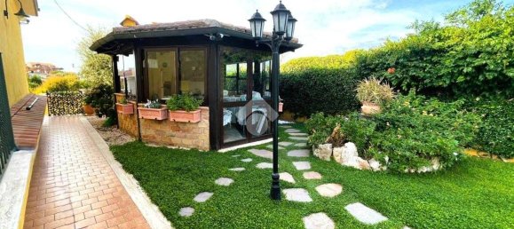 3 غرف نوم فيلا في Ardea, Italy رقم 301258 8