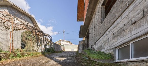 185m² Land in Sanguedo, Portugal No. 139189 16