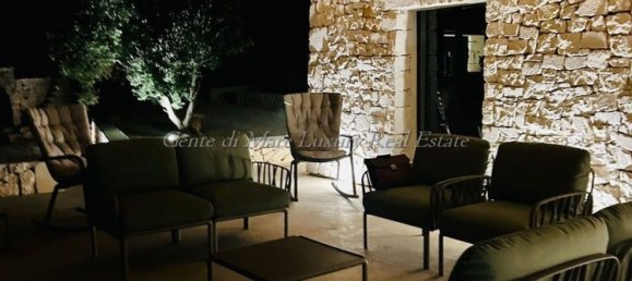 Вилла с 8 комнатами в Остуни, Италия № 115339 11