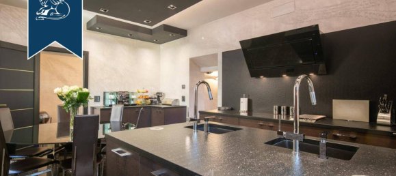 2 bedrooms Penthouse in Siena, Italy No. 295350 10