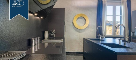 2 bedrooms Penthouse in Siena, Italy No. 295350 11