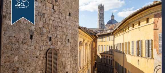 2 bedrooms Penthouse in Siena, Italy No. 295350 16