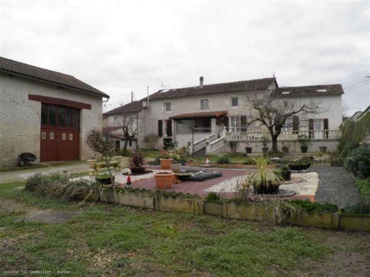 3 Schlafzimmer Haus in Ruffec, France, Nr. 22167