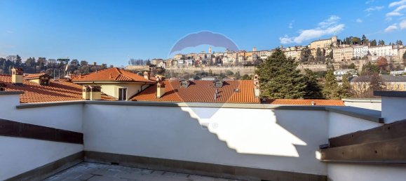 5 rooms Apartment in Bergamo, Italy No. 146653 17