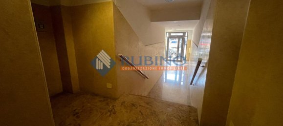 Apartamento de 4 divisões em Bari, Italy N.º 71120 24