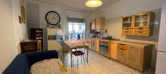 Apartamento de 4 divisões em Bari, Italy N.º 71120 18
