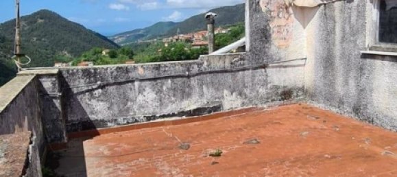 Dúplex de 4 habitaciónes en Castiglione Chiavarese, Italy No. 35808 2