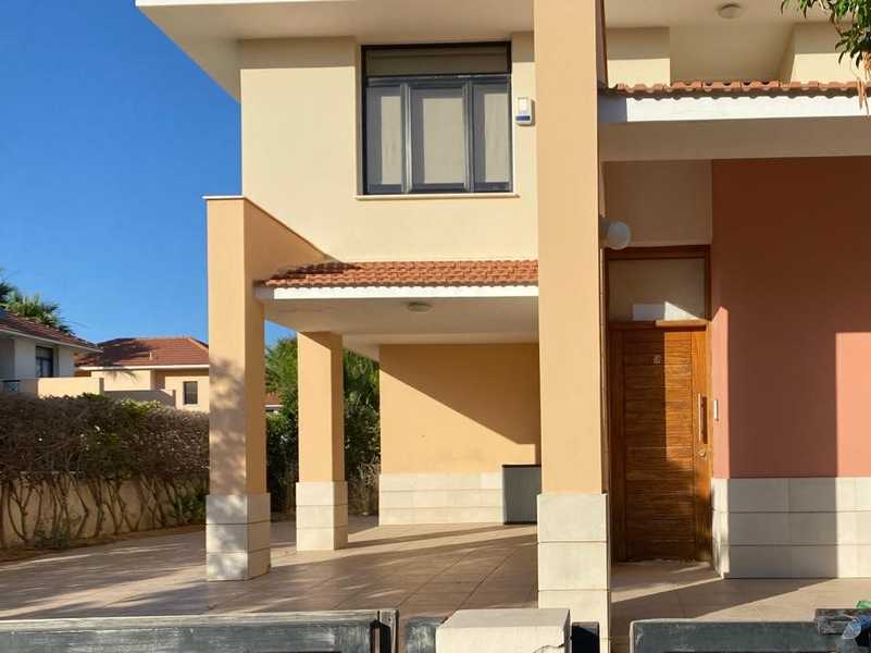 4 bedrooms Villa in Pyla, Cyprus No. 7530