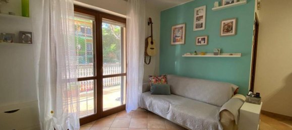 2 rooms Apartment in Rome, Italy No. 32924 2