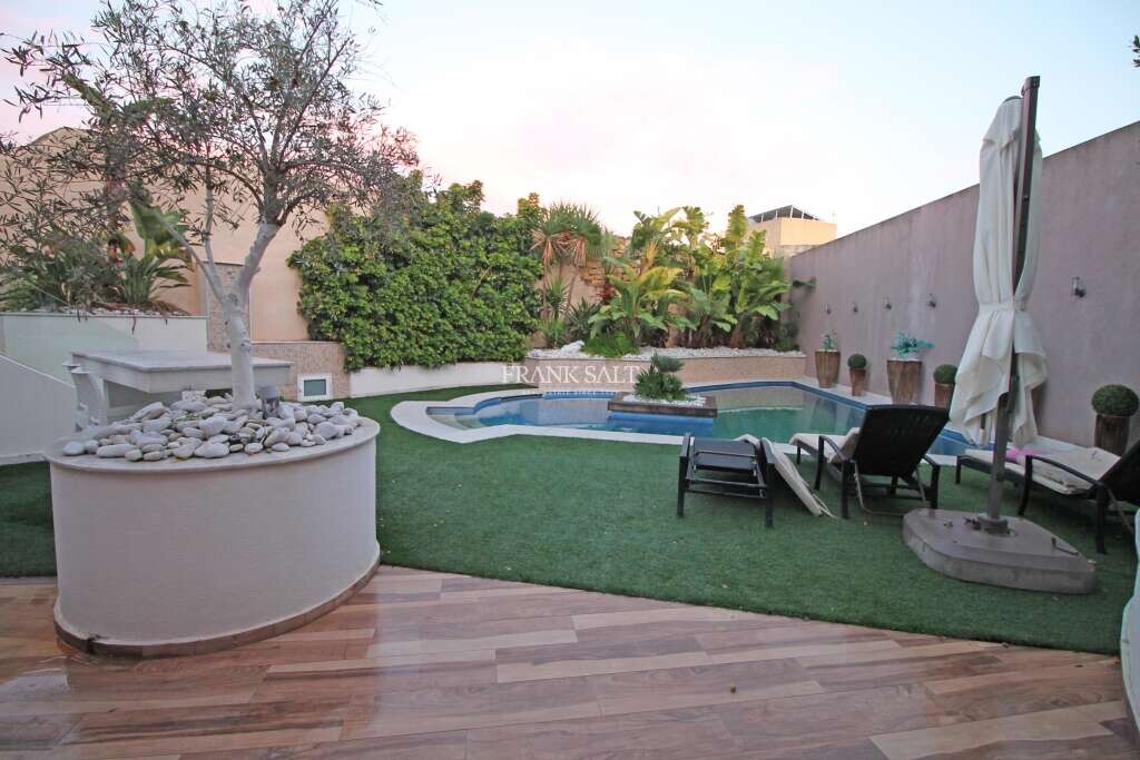 Вилла с 3 спальнями в Лия, Мальта № 9696