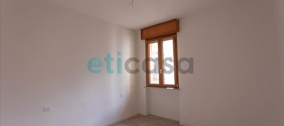 4-salle Appartement à Piacenza, Italy No. 193840 18