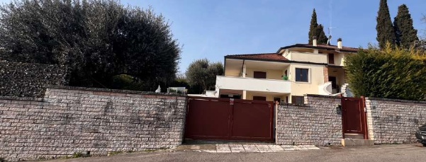 Villa de 3 divisões em Lavagno, Italy N.º 377369