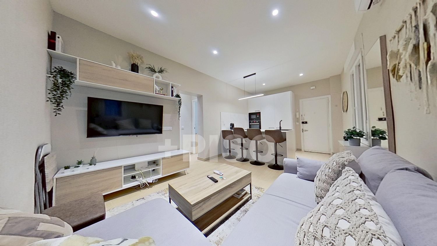 Apartamento de 2 dormitorios en Madrid, Spain No. 139262