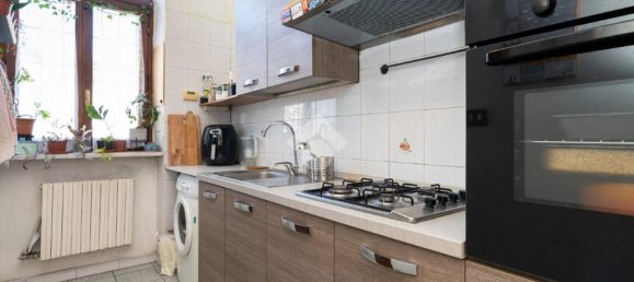 2 bedrooms Apartment in Turin, Italy No. 53216 16