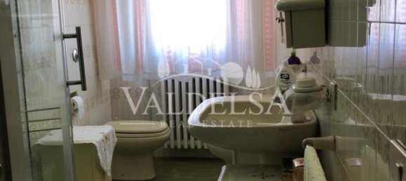 6 rooms Apartment in Poggibonsi, Italy No. 136519 12