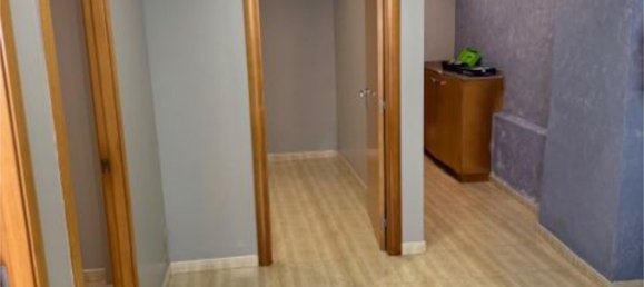 72m² Commercial property in Horta-Guinardo, Spain No. 164559 18