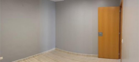 72m² Commercial property in Horta-Guinardo, Spain No. 164559 11