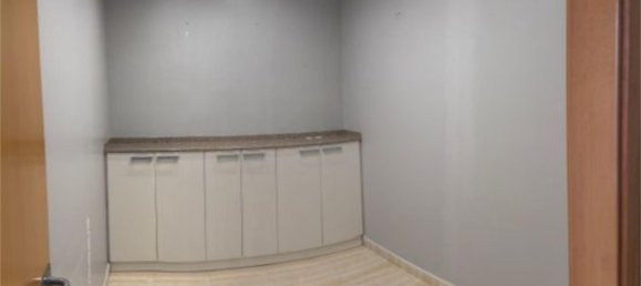 72m² Commercial property in Horta-Guinardo, Spain No. 164559 12