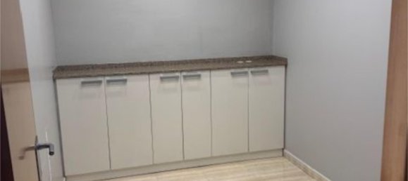 72m² Commercial property in Horta-Guinardo, Spain No. 164559 2