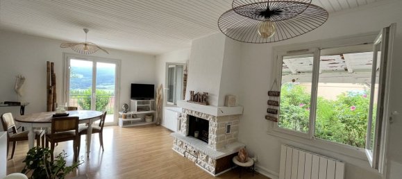 Villa de 2 dormitorios en Propieres, France No. 197906 3