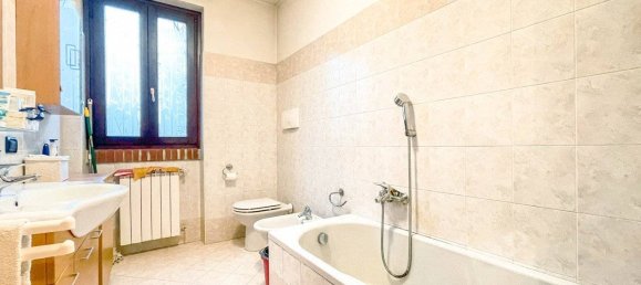 3 bedrooms House in Oleggio, Italy No. 277230 10