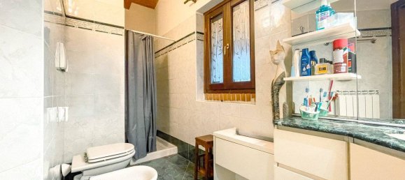 3 bedrooms House in Oleggio, Italy No. 277230 15