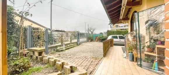 3 bedrooms House in Oleggio, Italy No. 277230 25